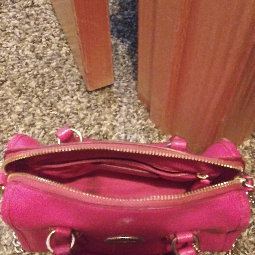 Coach bag that is pink